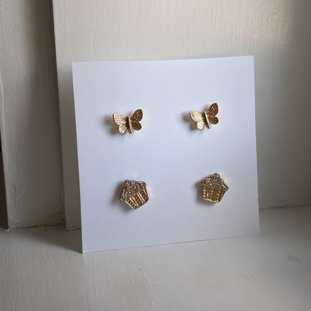Claire's earrings set of 2